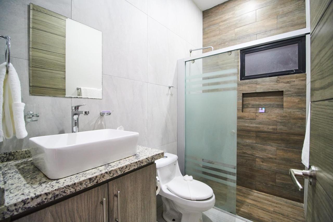 Torre 42 Playa Del Carmen By Lockeyアパートホテル エクステリア 写真