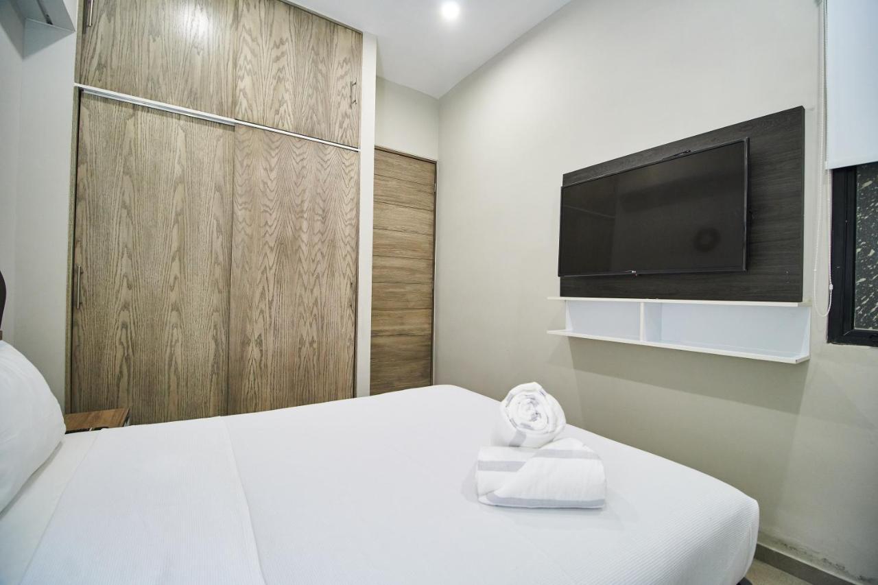 Torre 42 Playa Del Carmen By Lockeyアパートホテル エクステリア 写真