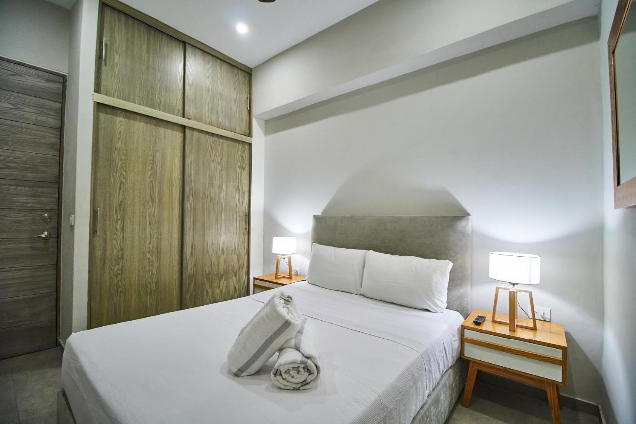 Torre 42 Playa Del Carmen By Lockeyアパートホテル エクステリア 写真
