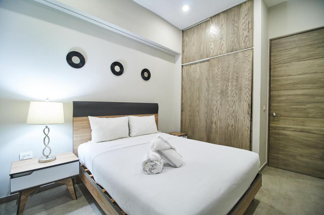 Torre 42 Playa Del Carmen By Lockeyアパートホテル エクステリア 写真
