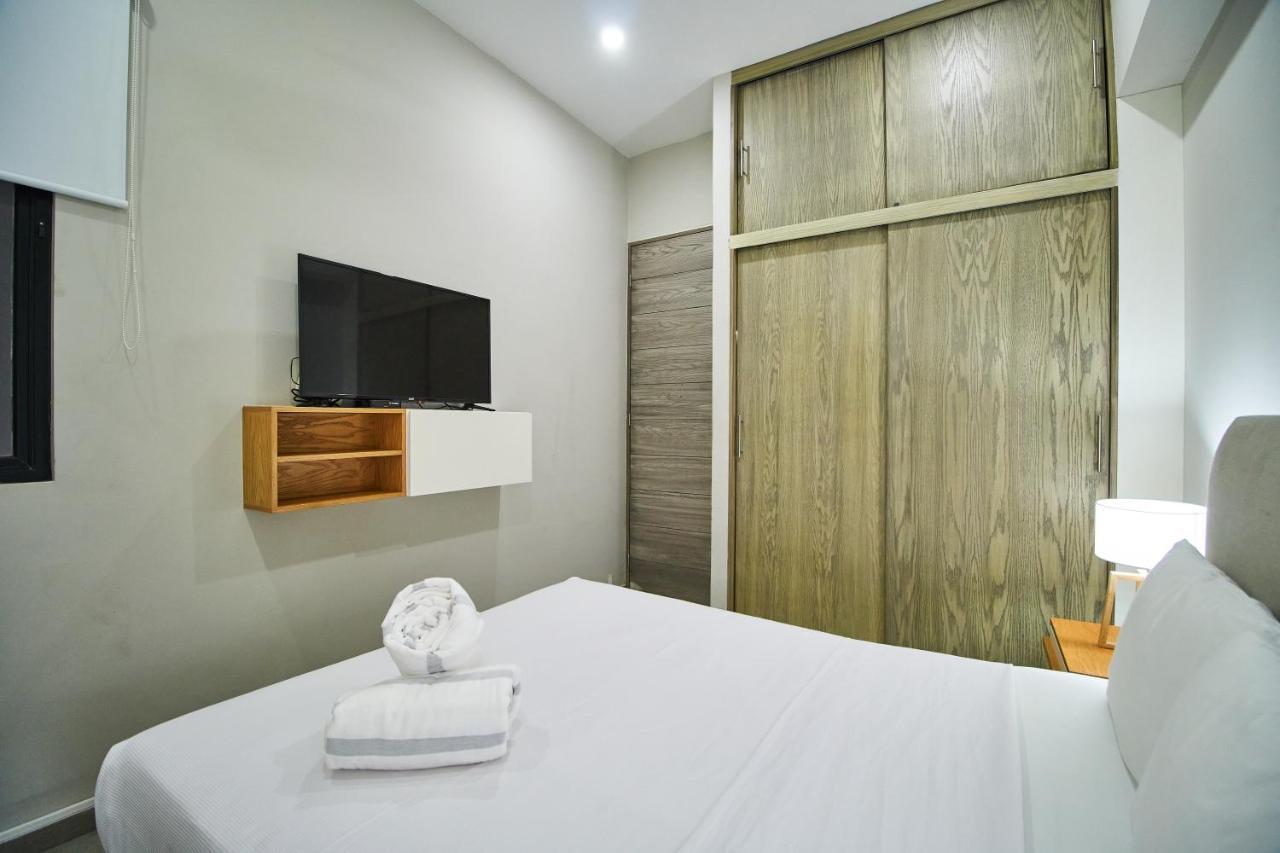Torre 42 Playa Del Carmen By Lockeyアパートホテル エクステリア 写真