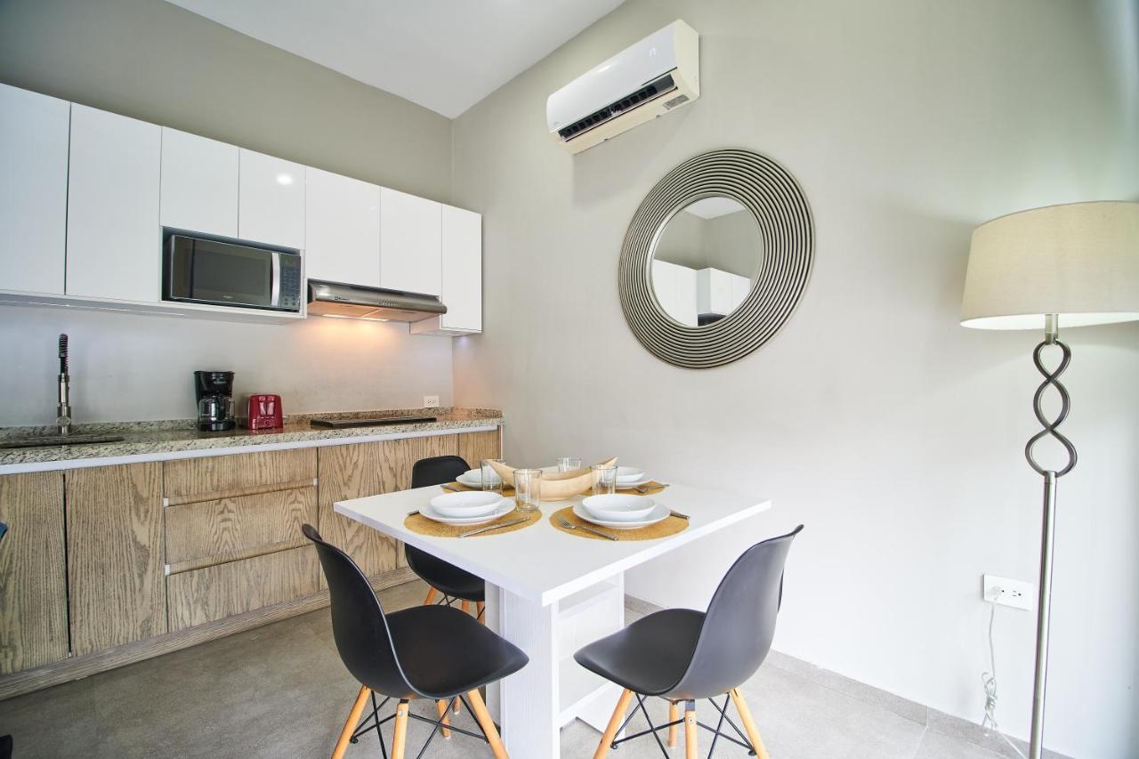 Torre 42 Playa Del Carmen By Lockeyアパートホテル エクステリア 写真